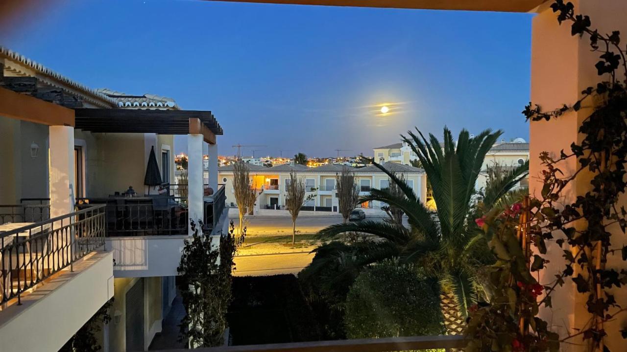 Amazing 2 Bedroom Apartment Near Beach With Pool Lagos Exterior foto